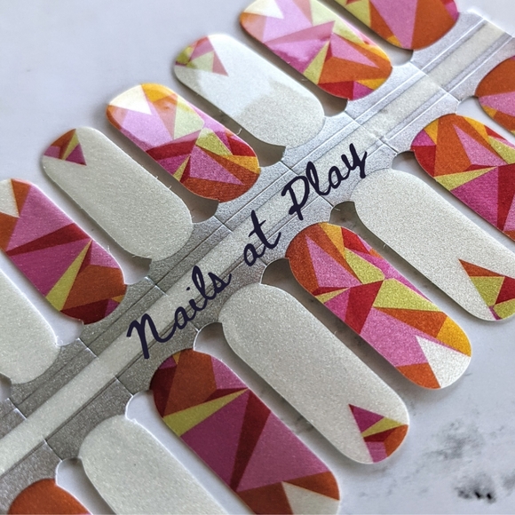 5 for $20 Nail Wraps- Sharp Shift - Picture 2 of 6